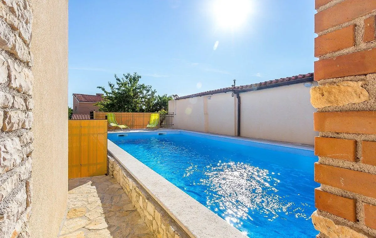 Villa Teresa ميدولين بيت للعطل