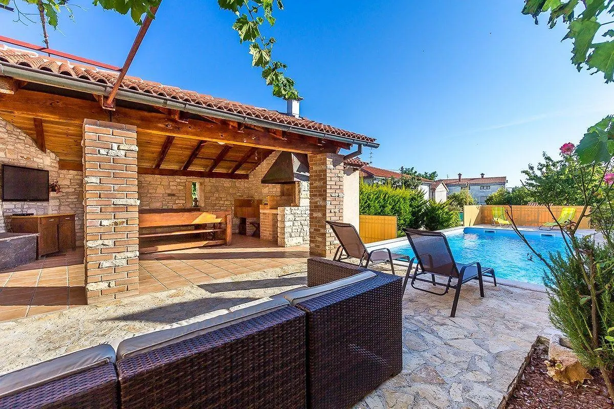 Villa Teresa ميدولين